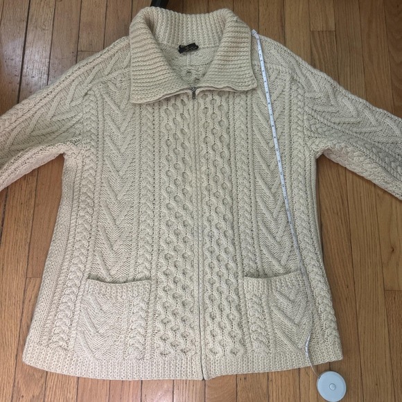 Vintage Irish New Wool Chunky Knit Beige Sweater Sz 40 Imperfect - Picture 9 of 9